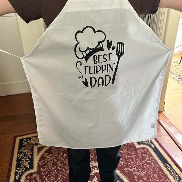 Best Flippin' Dad Apron- great for dad to wear when barbecuing for the family- - Picture 4 of 5